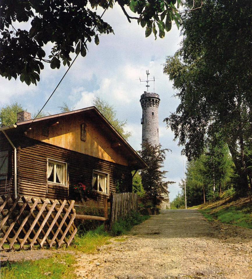 Arnoldhütte und Prinzregententurm auf dem Muppberg